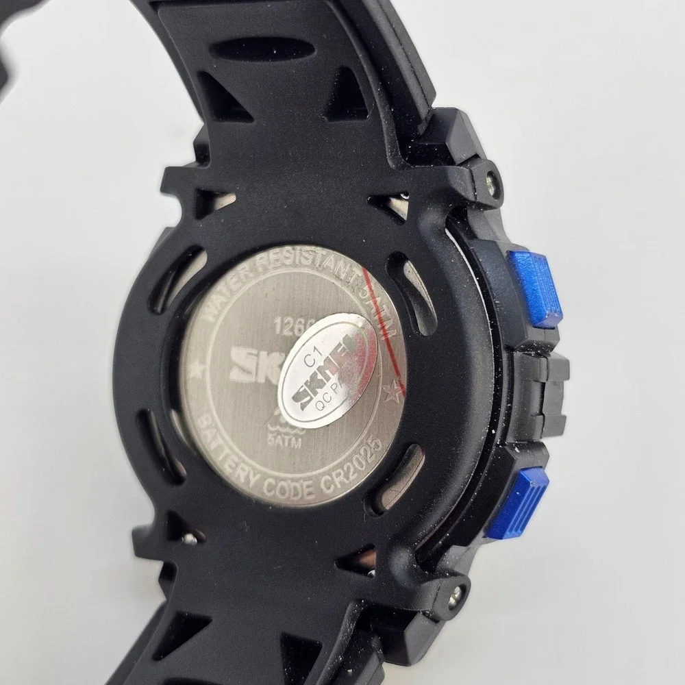 Men's Digital Sport Watch 44MM Black Plastic Bands Day Date New‎ Battery